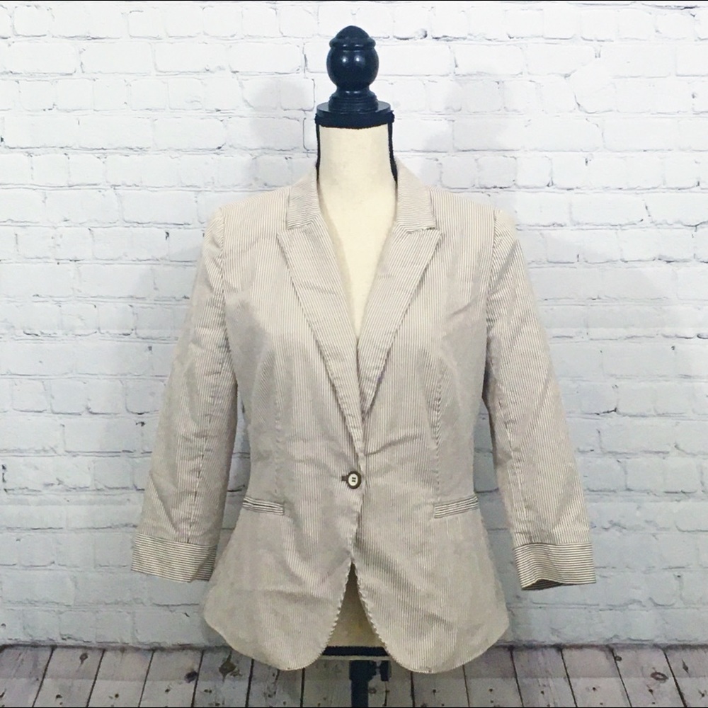 Grace Brown/White Blazer skirt suit Size 8